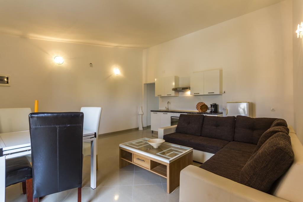 Apartments Gloria Ližnjan Dış mekan fotoğraf