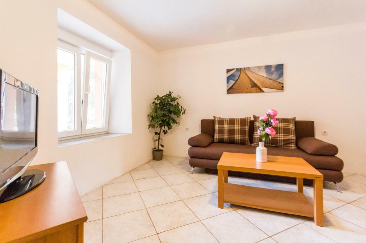 Apartments Gloria Ližnjan Dış mekan fotoğraf